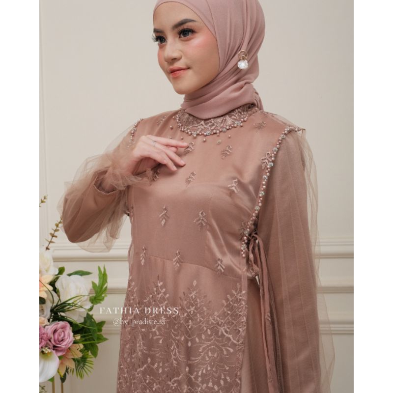 FATHIA DRESS