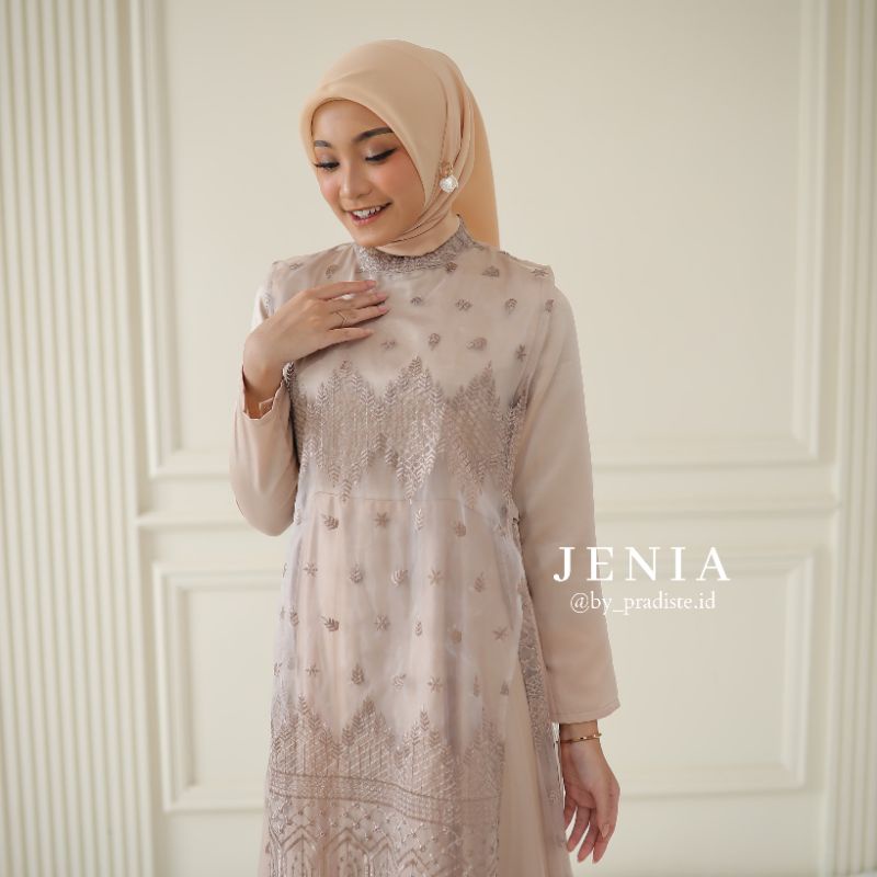 JENIA OUTER